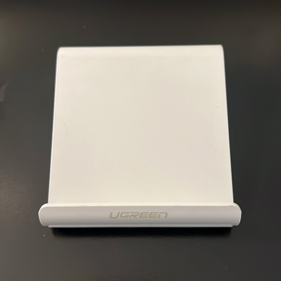 Ugreen Cell Phone Stand - Picture 10 of 11